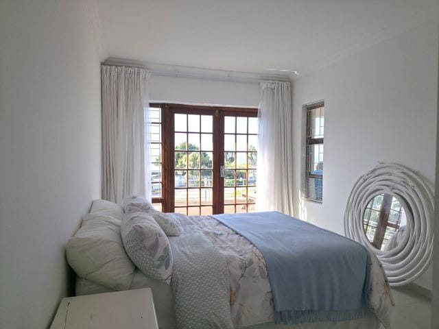 3 Bedroom Property for Sale in Wavecrest Eastern Cape